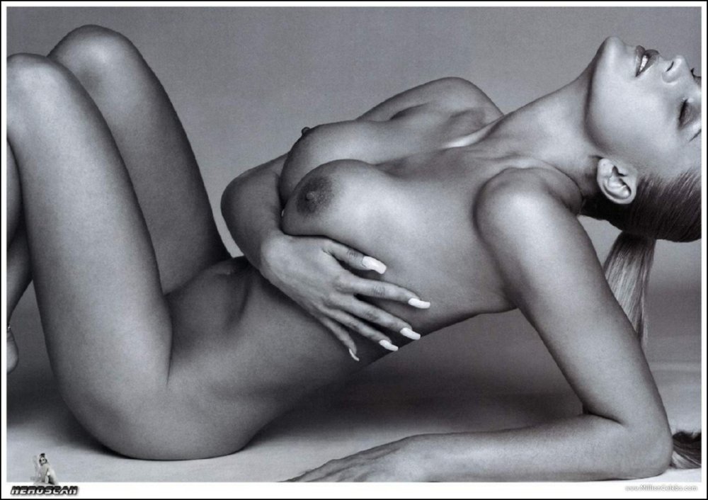 Naked beauty kurvamodel