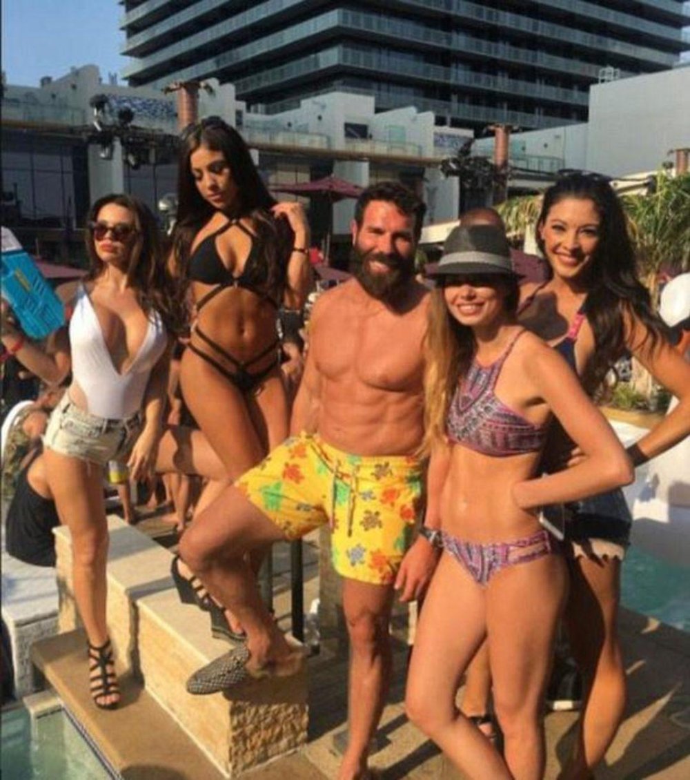 Dan Bilzerian and his girls
