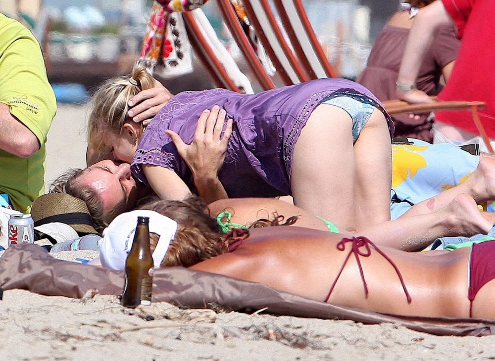 Kristen Bell Dating Life