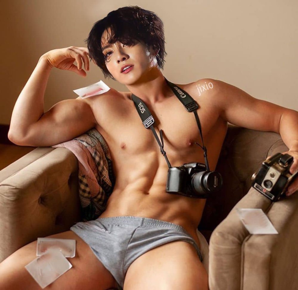Jung Jungkook 18 + Press