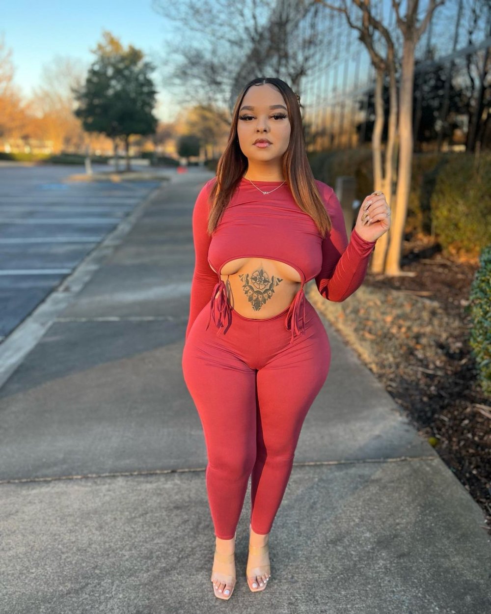 Niki Hughes Curvage