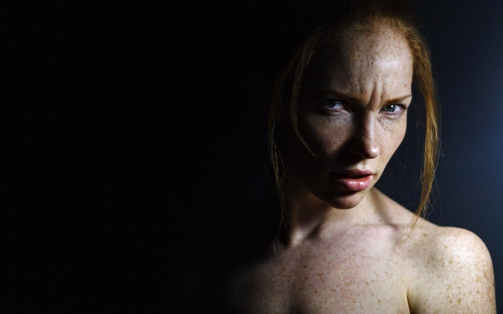 Oksana Butovskaya freckles