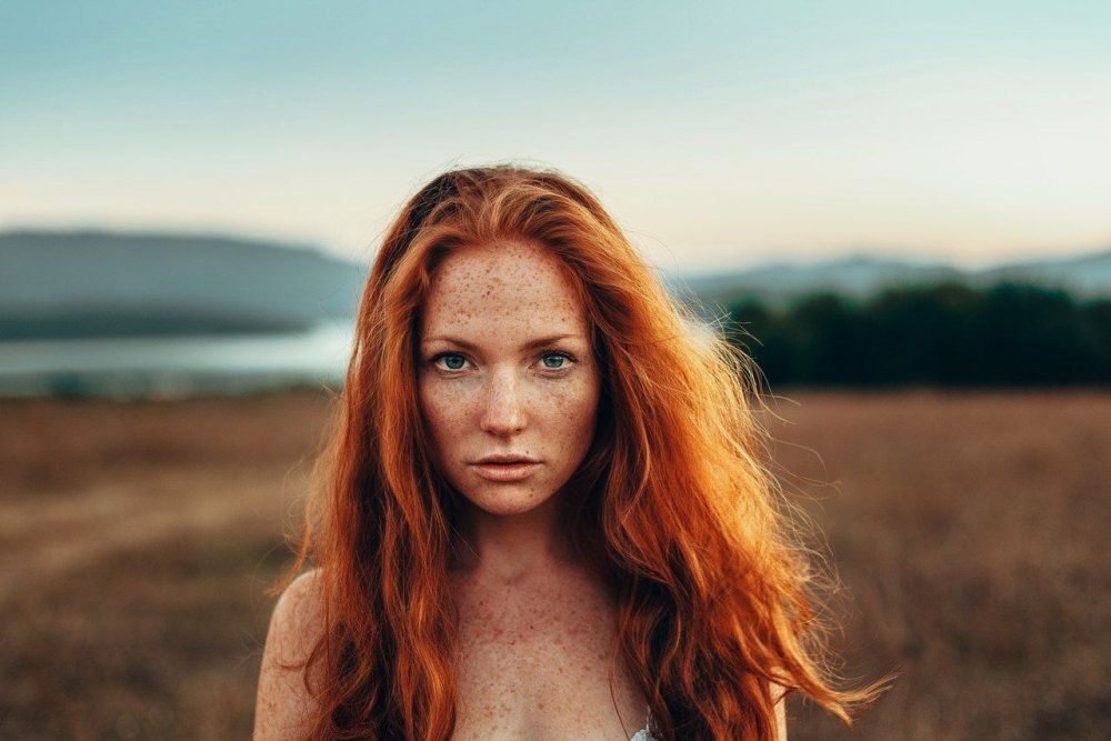 Oksana Butovskaya freckles