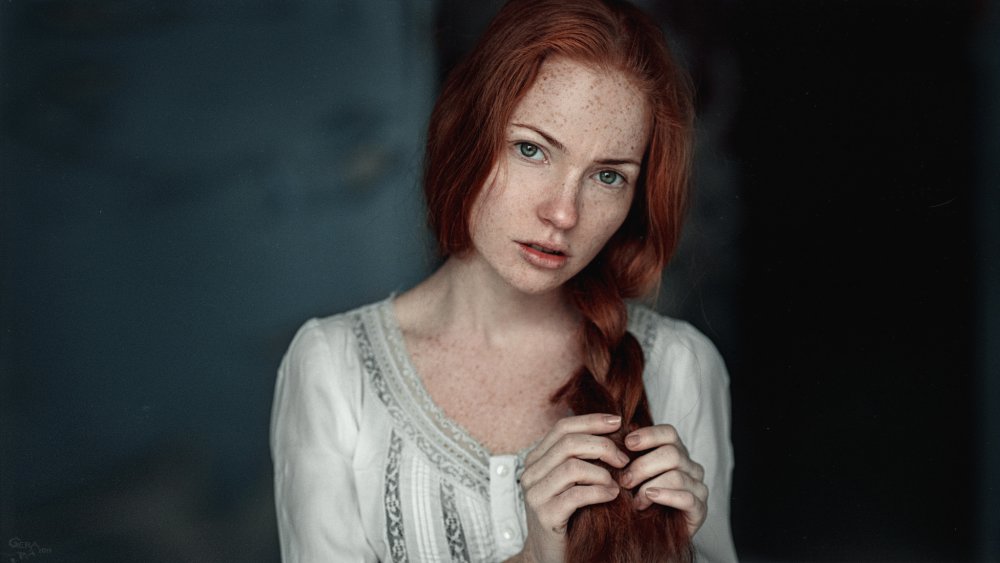 Oksana Butovskaya Red