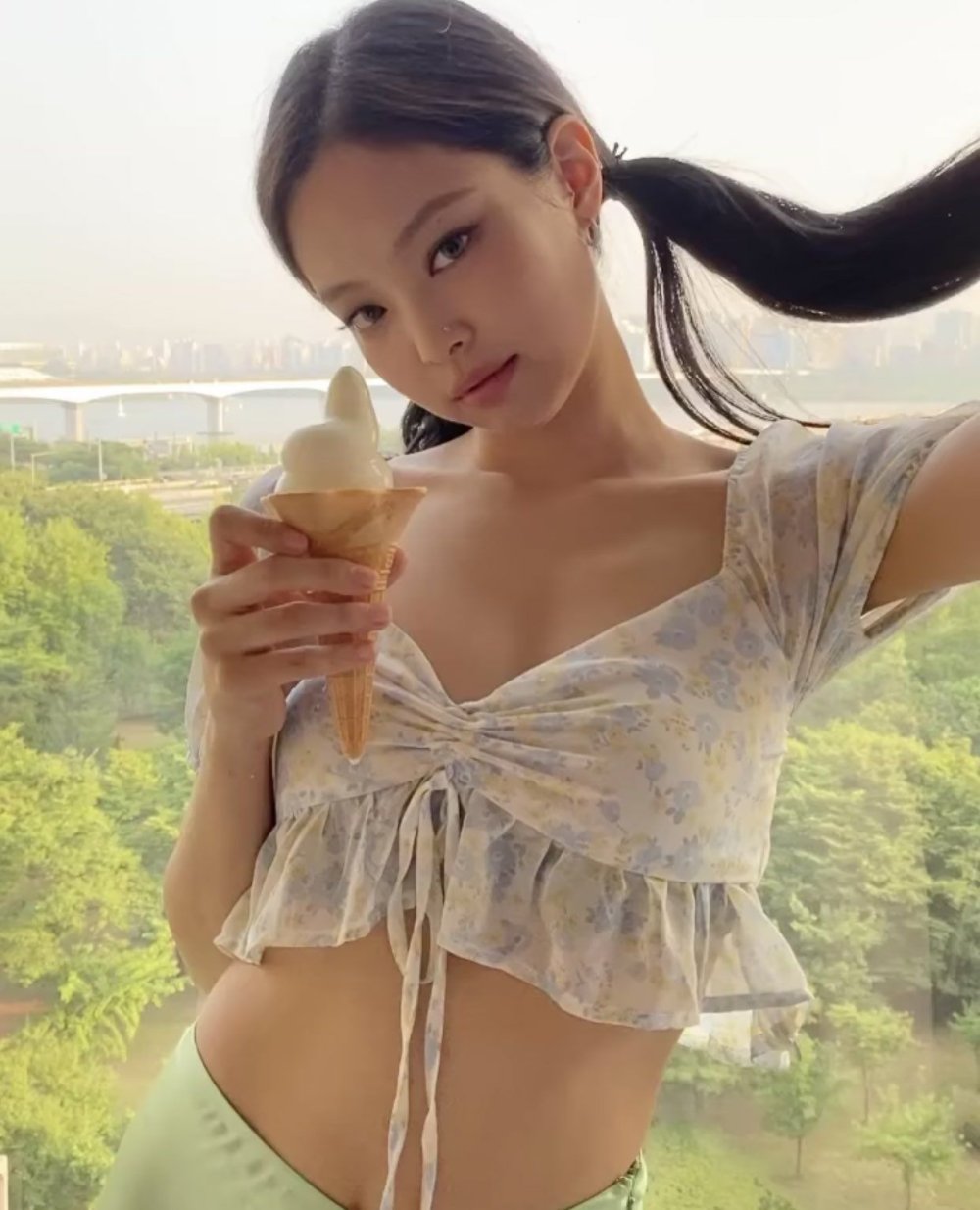 Jennie kim breast