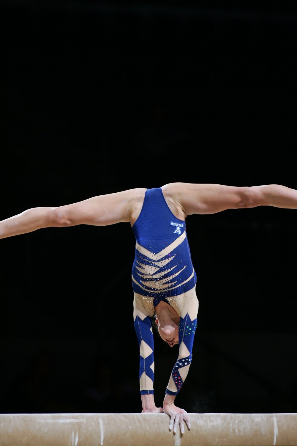 Sports gymnastics without clothes