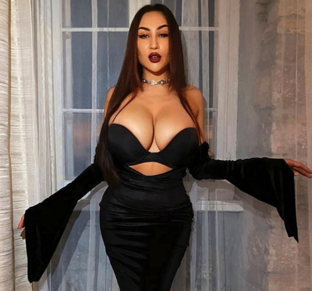 Louisa Khovanski Hot