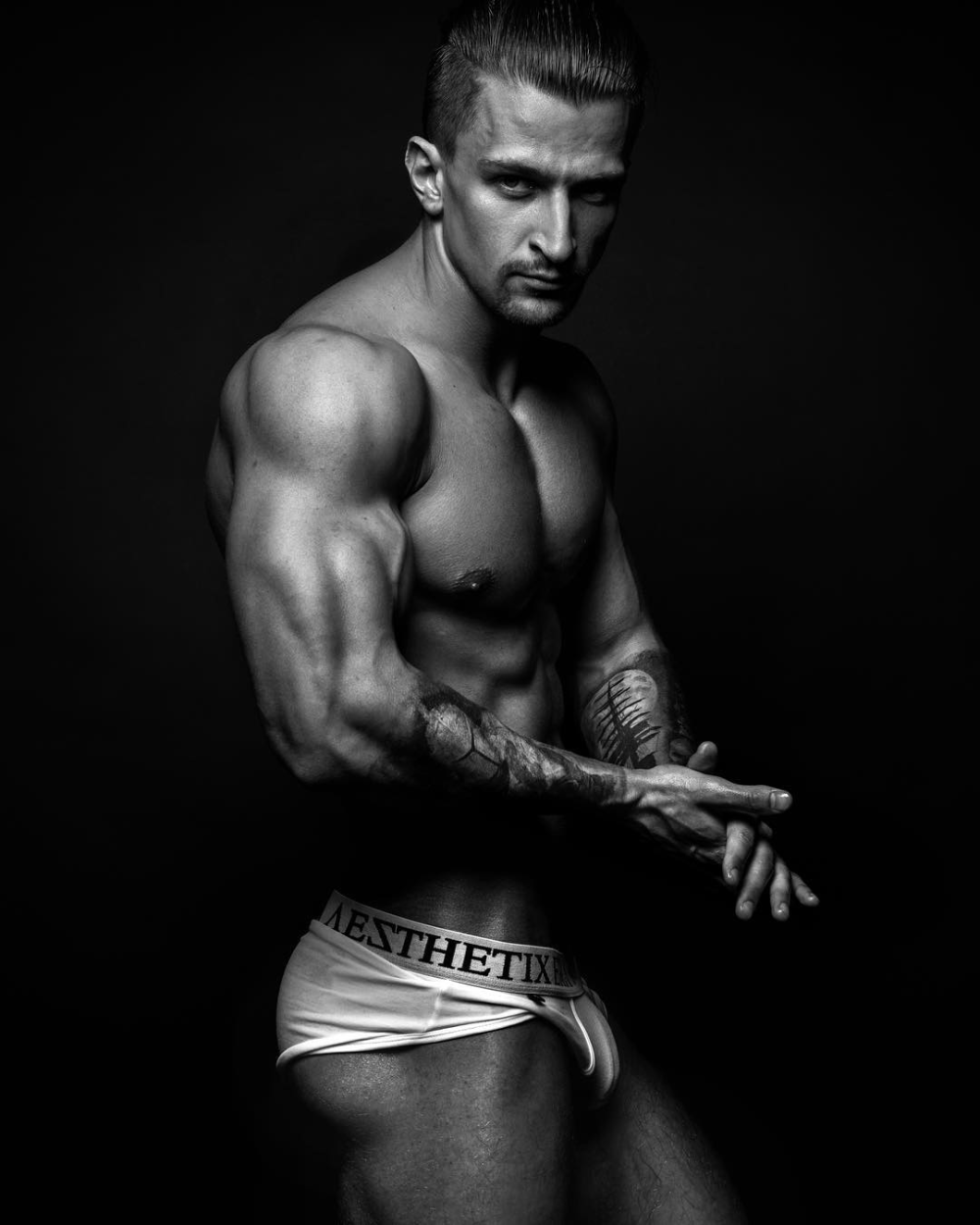 Dmitry Averyanov model