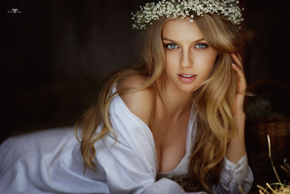 Alena Omovych