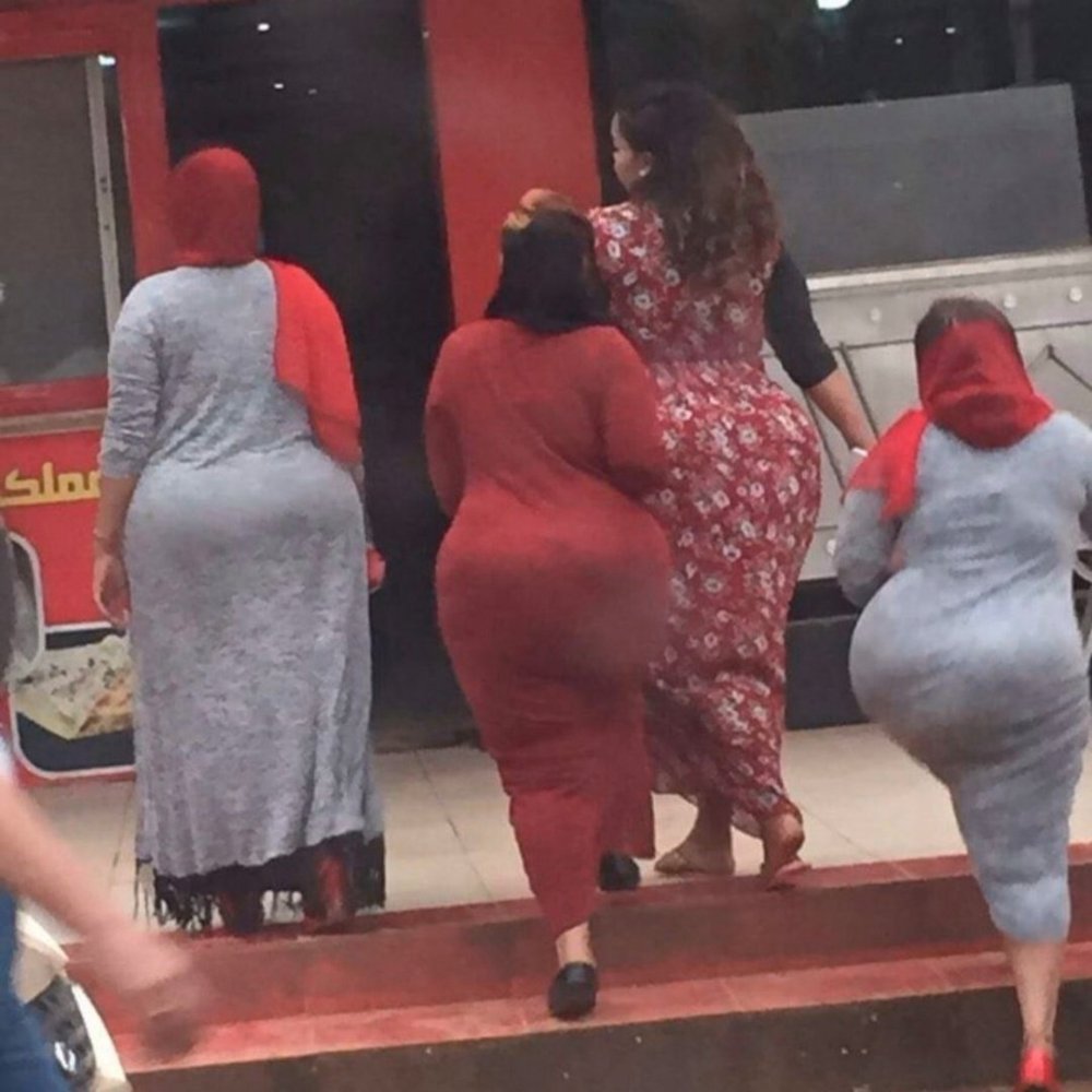 Arab women with a big booty