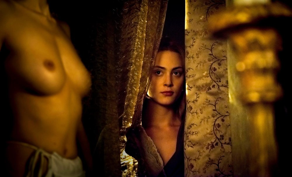 Nora Arnezeder Topless