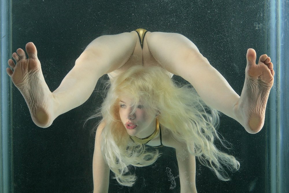 Zlata Güntel stretching