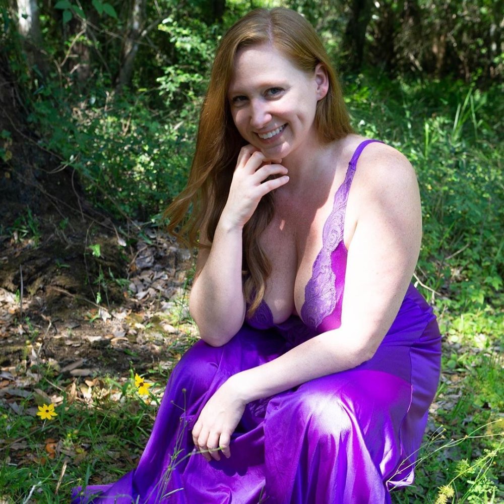 GINGER DAYDREAMS CURVY Naked Nipples