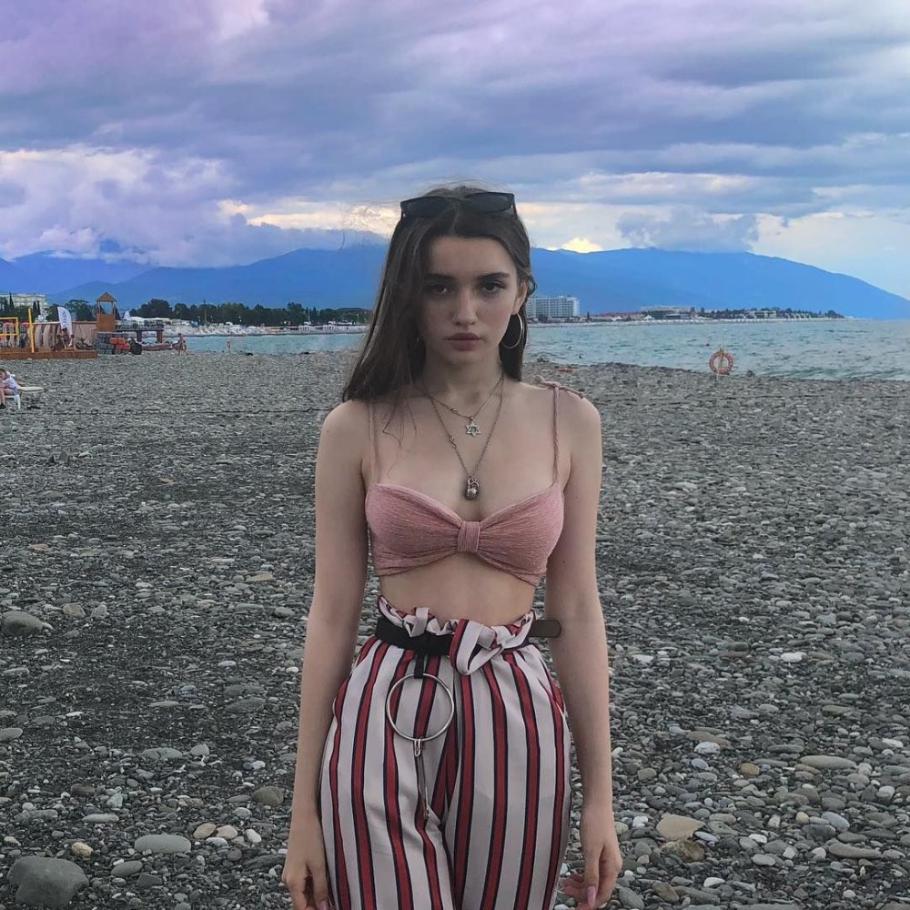 Yana Poplavskaya Florenslilium drain