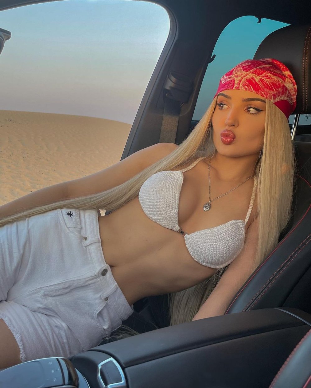 Dina Saeva 18