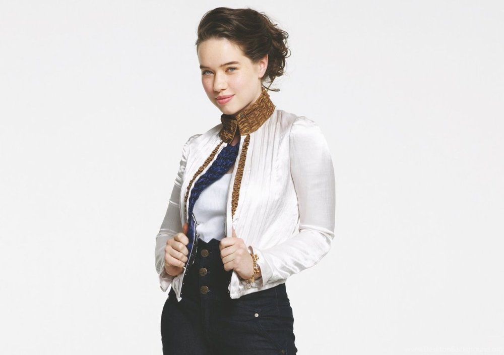 Anna Poppluwell 2008