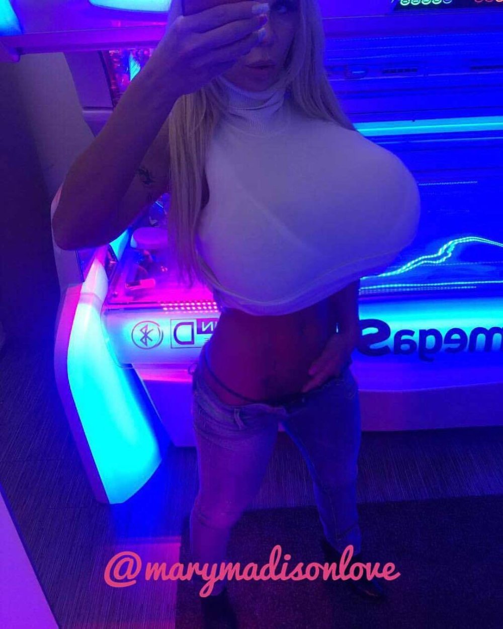 Mary Madison Tits Selfie