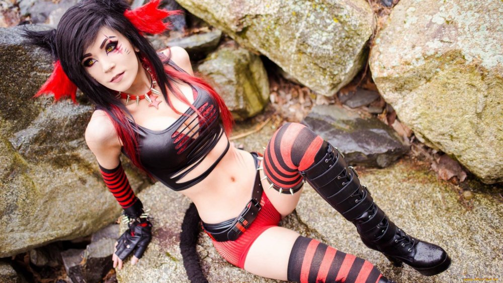 Danielle Beaulieu Cosplay Elves 18