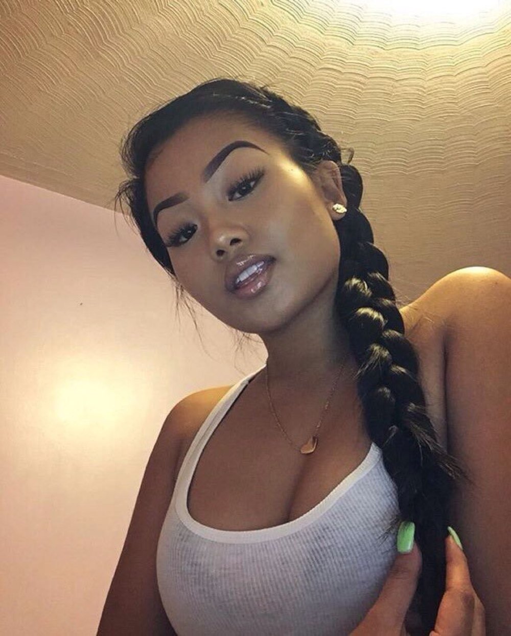 Juicy African American Selfies