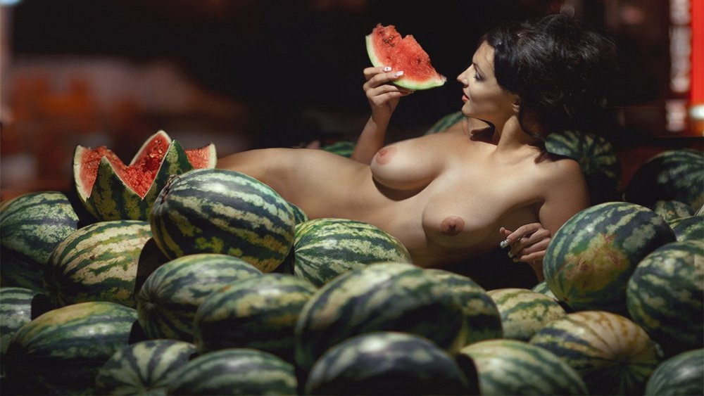 Watermelons and girls goy photos