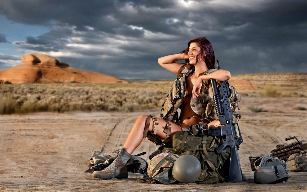 Militari style girls