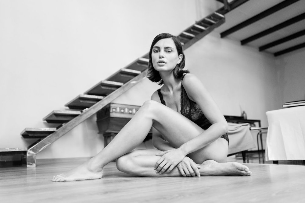 Emily Ratazhkovsky legs