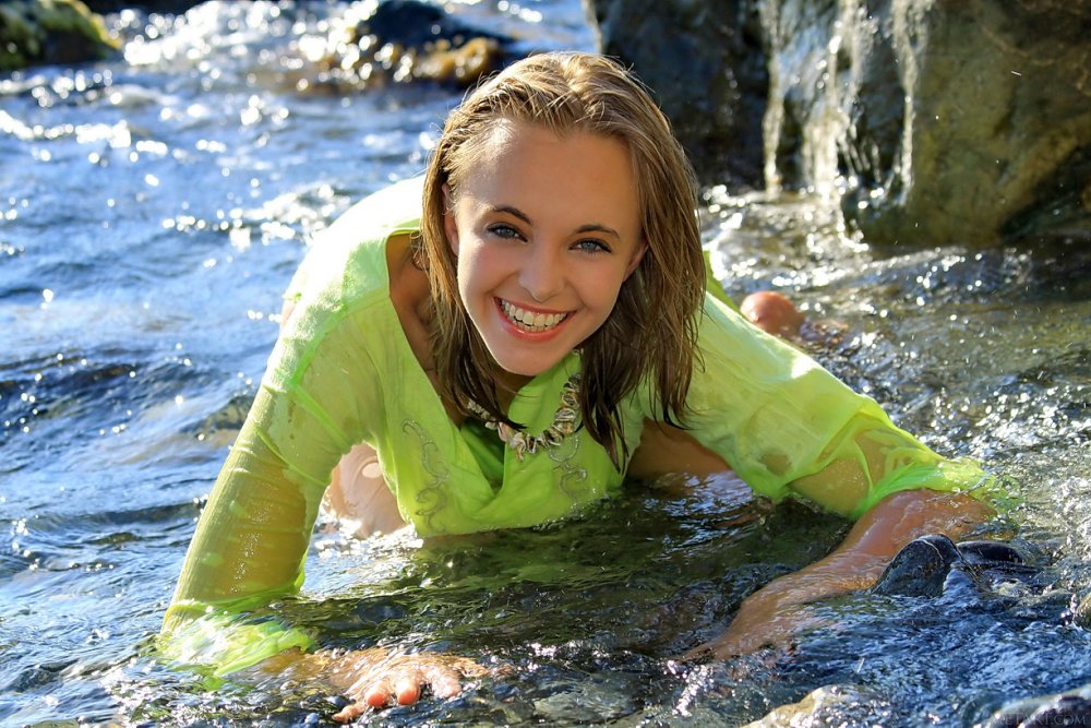 Wet body of the girl