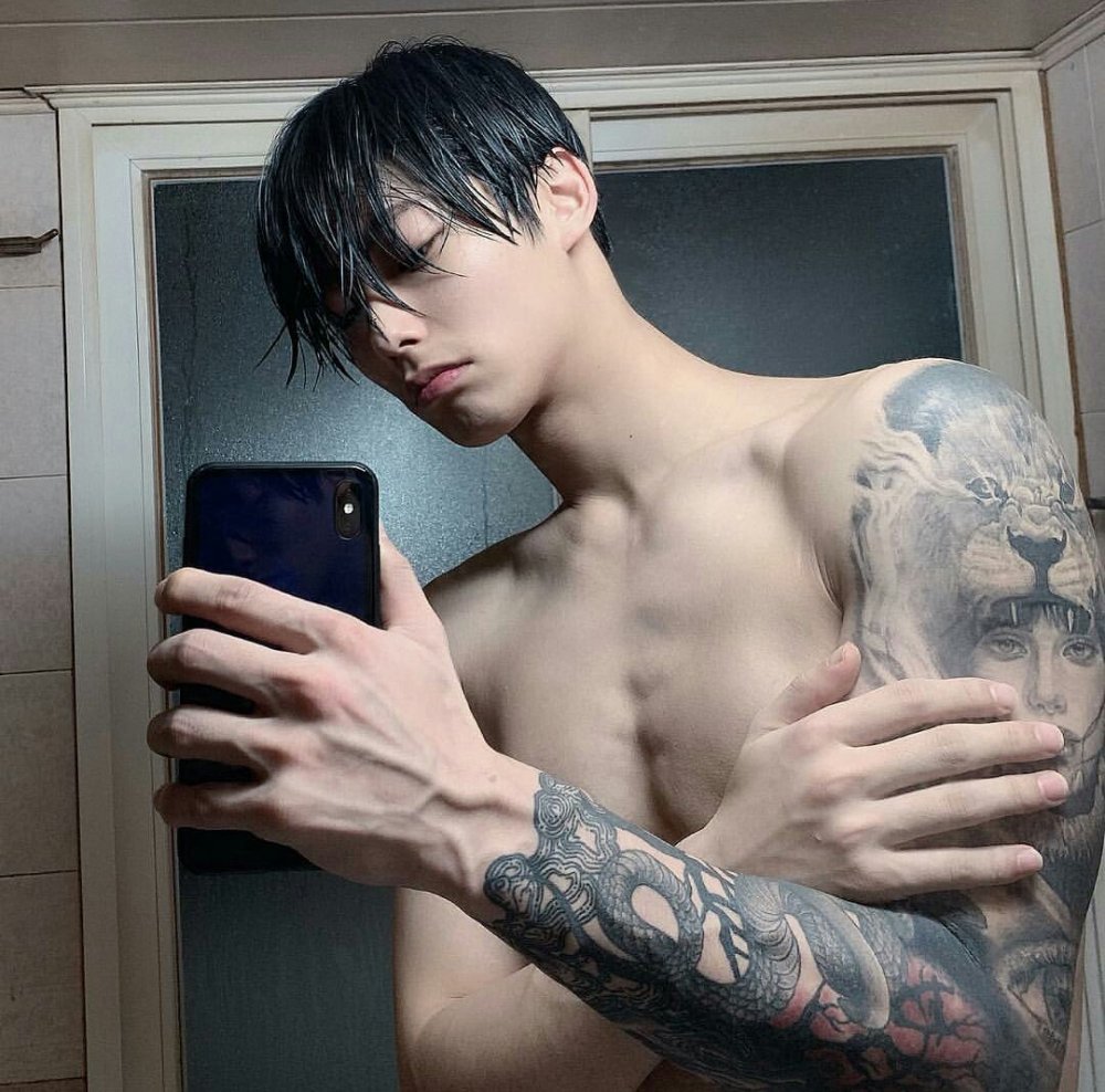 Muscular man Dreamboybondage
