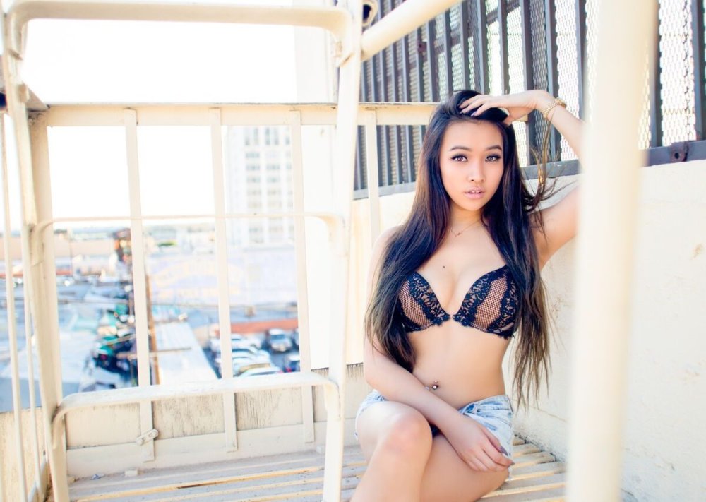 Levy Tren Hot
