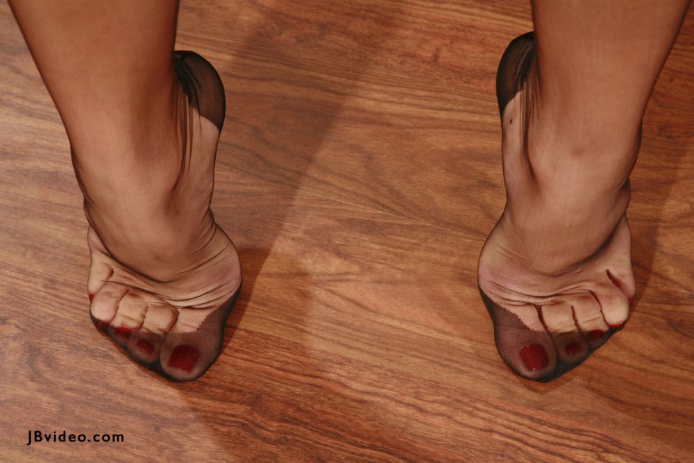 Morgan Luis Feet
