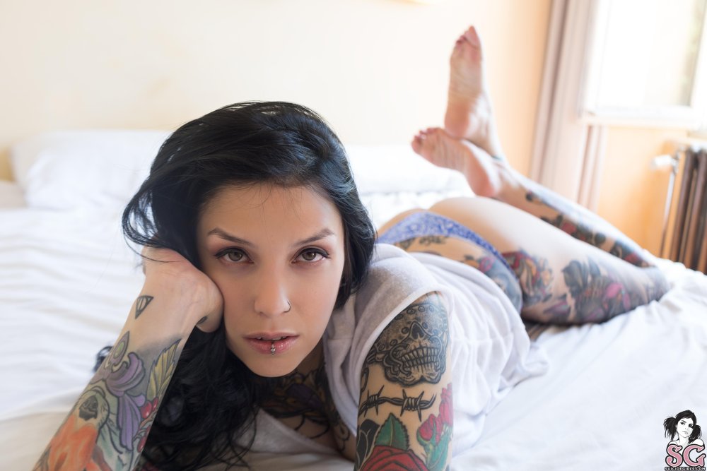 Suicidegirls Dicentrasix-Rain Day Surprise (26-08-2020)