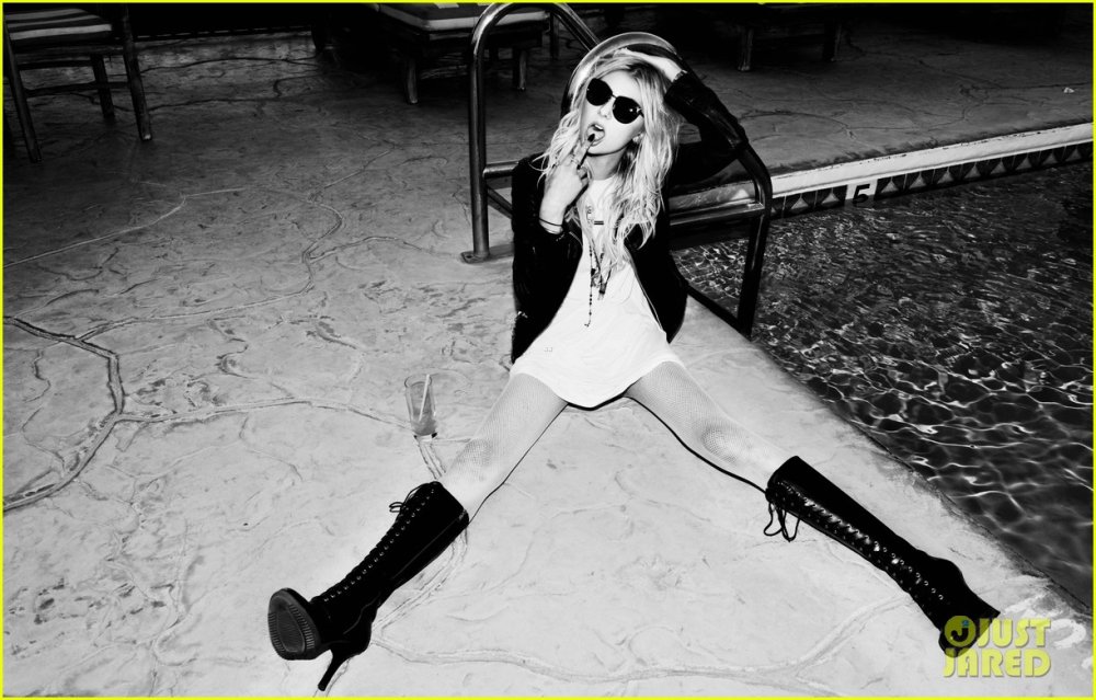 Taylor Momsen Corset