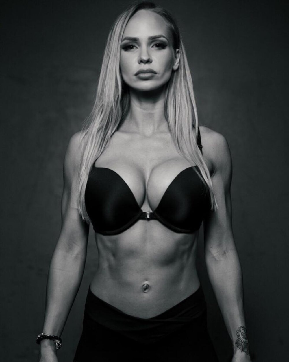 Model Tammy Hembrow
