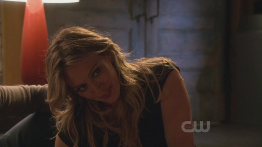 Hilary Duff is now topless
