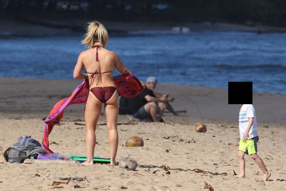 Hilary Duff Topless
