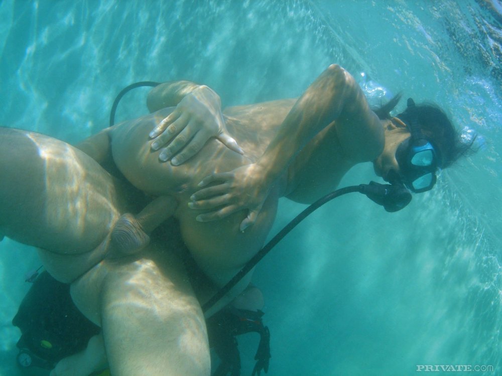 Girls in the pool without panties