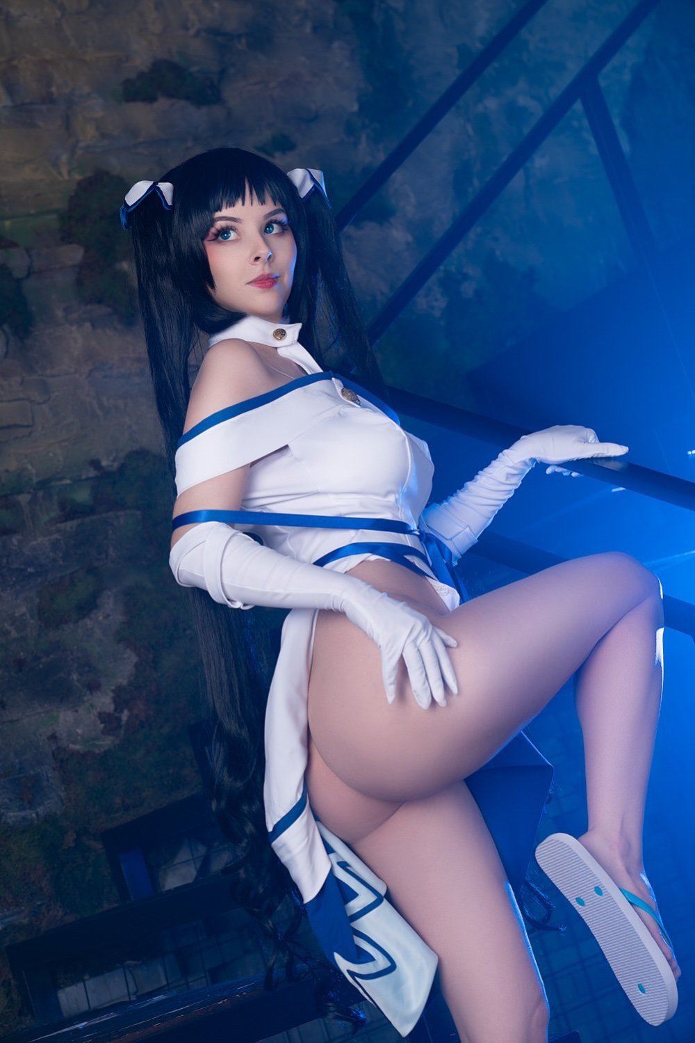 Hally Valentine (Helly Valentine)