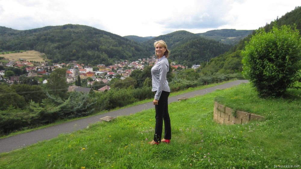 Rajce.idnes in a T -shirt without panties