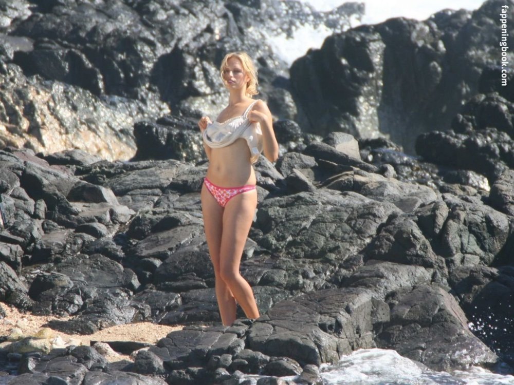 Karolina Kurkova Butt
