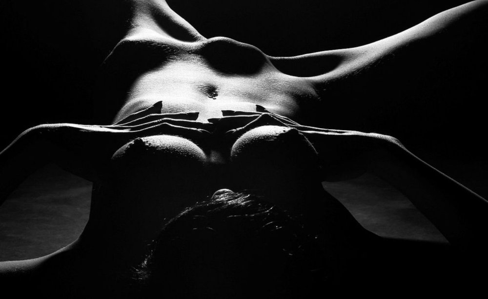 Black white erotic screensavers