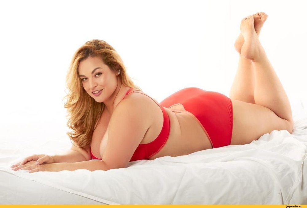 Model Jem Wolfie in Maxim