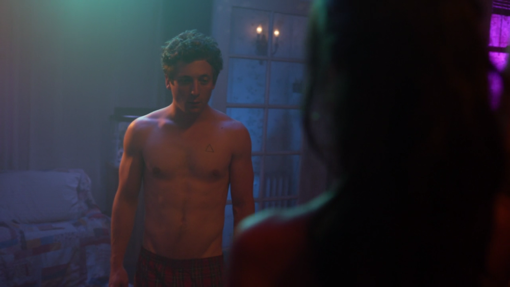 Jeremy Allen White Toples