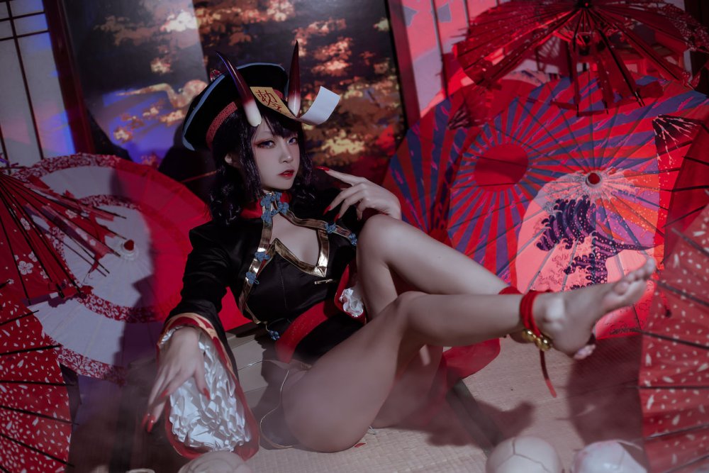 Sukebe ELF cosplay