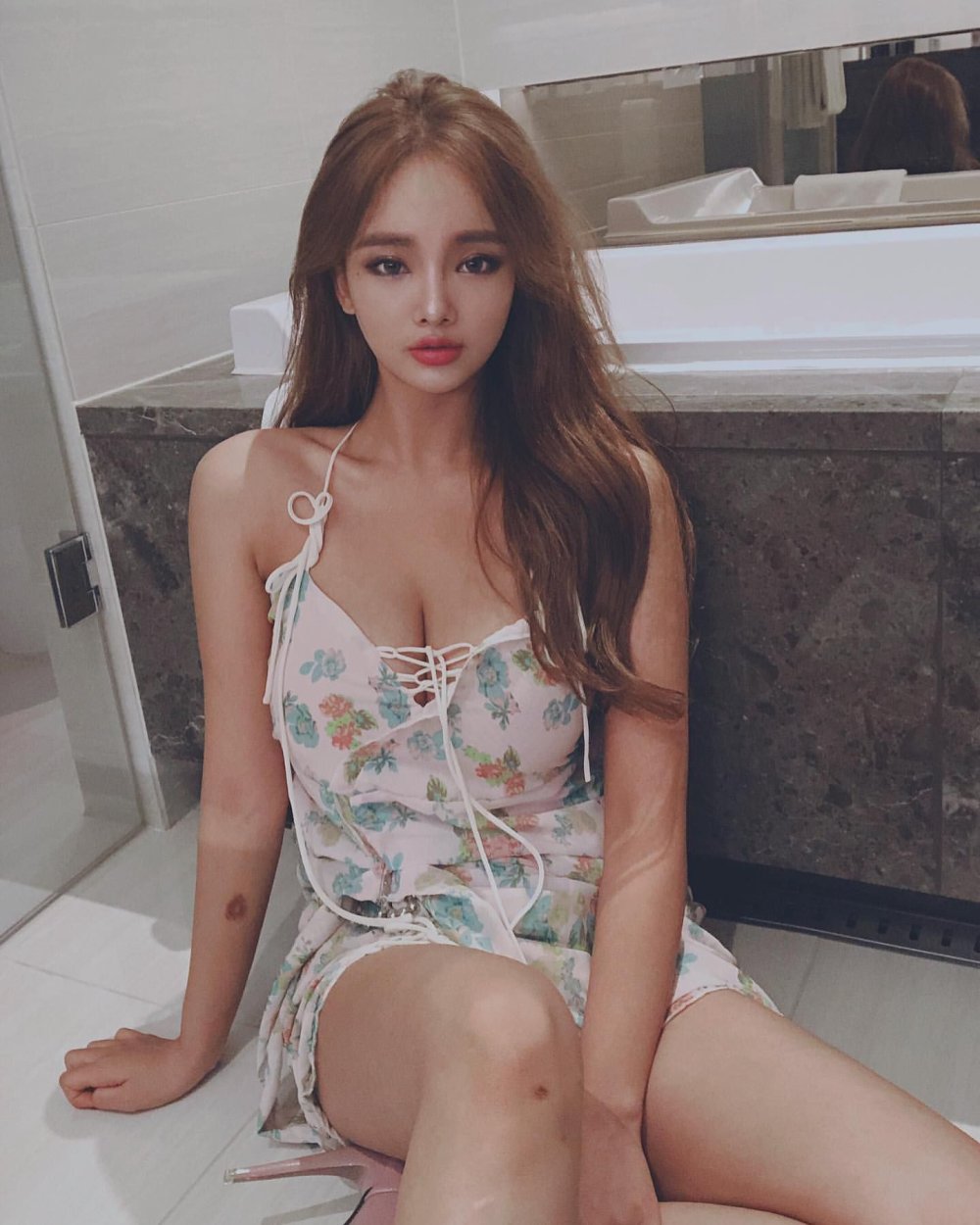 Claudia Kim hot