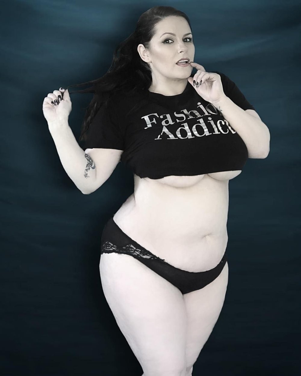 Black -skinned with big breasts