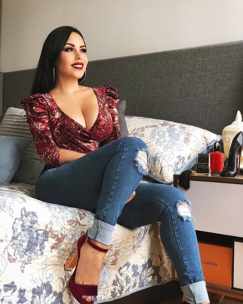 Veronica Gentili legs