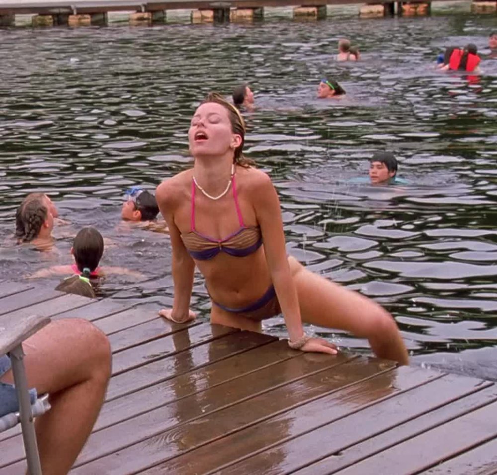 Elizabeth Banks Bikini