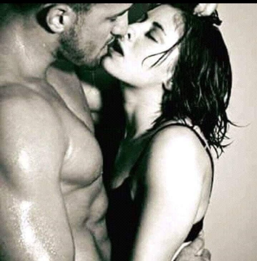 Kisses in intimate places