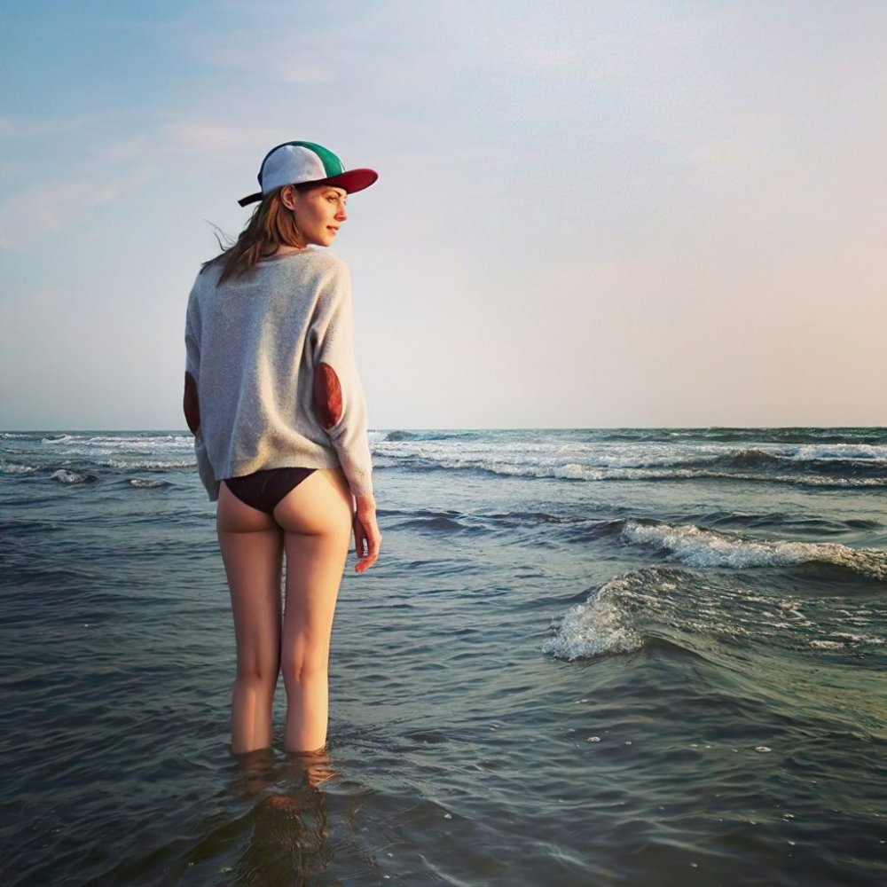 Willa Holland stolen