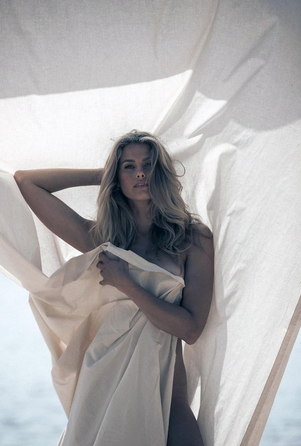 Photo naked Camilla Jayne blonde